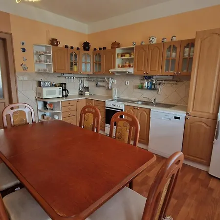 Pocatky Aparman * Pelhřimov