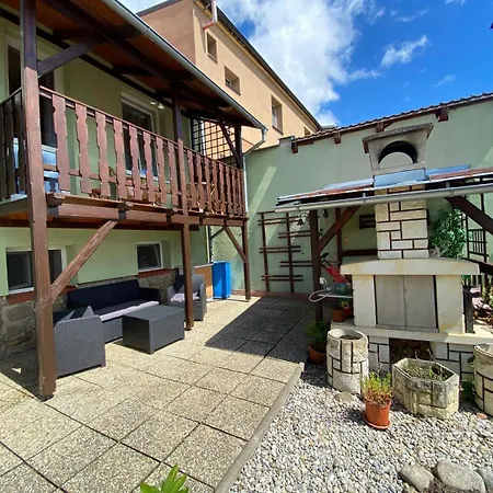 Ferienhaus Dum K Pronajmu *
